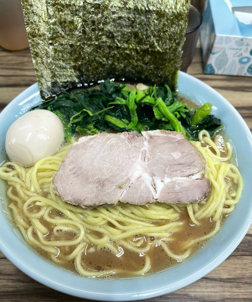 「ほうれん草増しラーメン大」@横浜ラーメン 武源家の写真