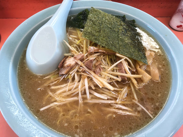 「中盛りネギラーメン　麺硬め」@ラーメンショップ 坂戸店の写真