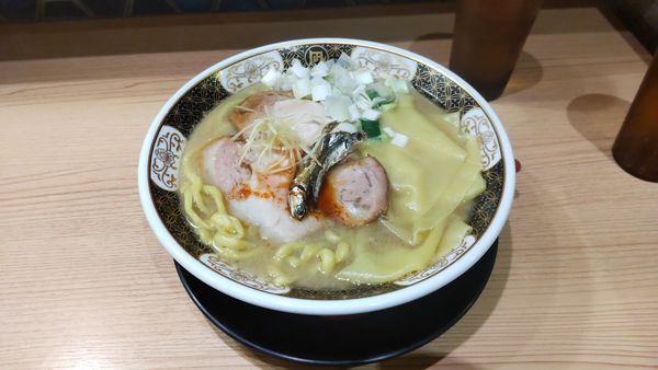 「すごい煮干ラーメン(塩)中盛」@すごい煮干ラーメン野毛 すし 釣りきんの写真