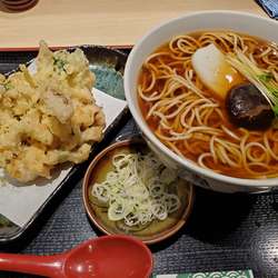 きのこと栗のかき揚げ天ぷらそば