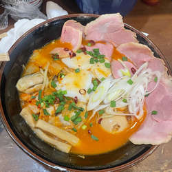 トック入り濃厚牡蠣キム豚骨チゲ