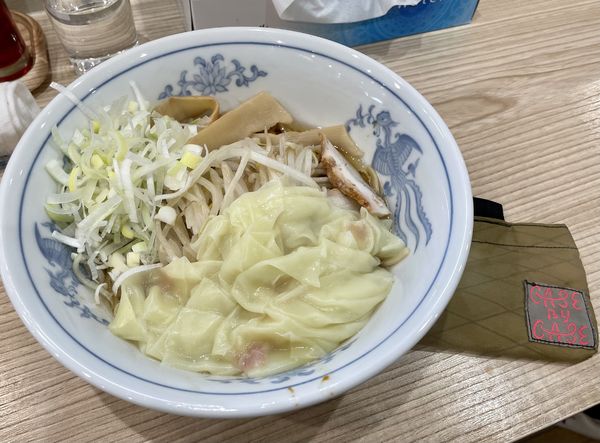 「ワンタン油そば」@らーめん 高尾の写真