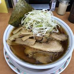 醤油らーめん 900円＋クーポンチャーシュー