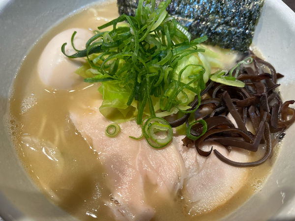 「味玉鶏白湯塩ラーメン」@麺や 福一の写真