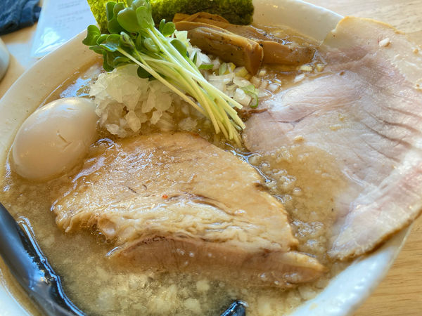 「背脂醤油そば」@ラーメン 和なりの写真