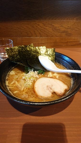 「令3・12・4豚骨醤油ラーメン太麺(750円)」@麺処 葵月の写真