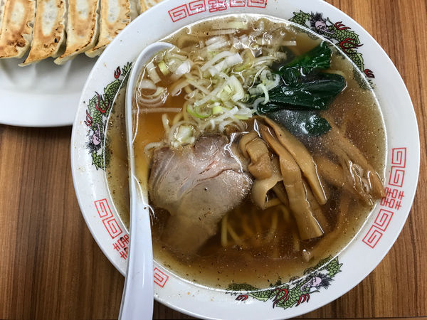 「醤油ラーメン(中太麺)」@ありがとうやの写真