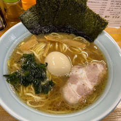 醤油ラーメン（とんこつ）+味玉750円