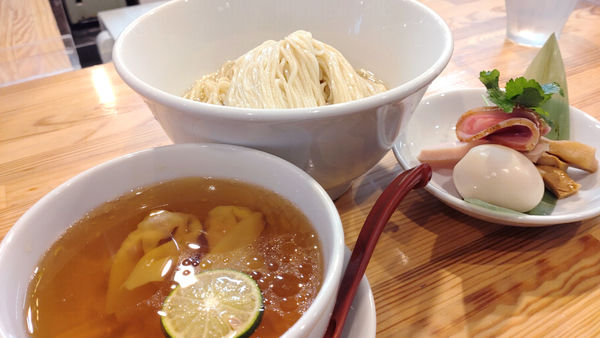 「【昼】濃厚清湯 白醤油つけ麺」@自家製麺 くろ松の写真