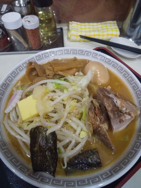 「中華そば(小)700円味噌変更20円野菜120円バター50円」@所沢大勝軒の写真