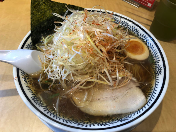 「ネギ熟成醬油ラーメン　麺硬」@丸源ラーメン 戸田店の写真