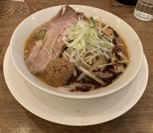 「丸鶏味噌ラーメン（黒マー油）」@蔵前 中華そば 高ひろの写真