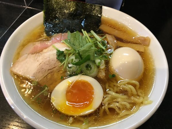 「鶏醤油ラーメン＋煮玉子」@創作和食料理 おやかたの写真