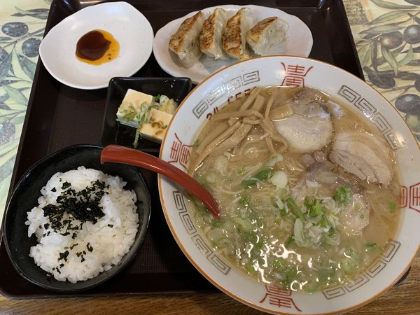 「ラーメン定食 800円」@大阪屋の写真