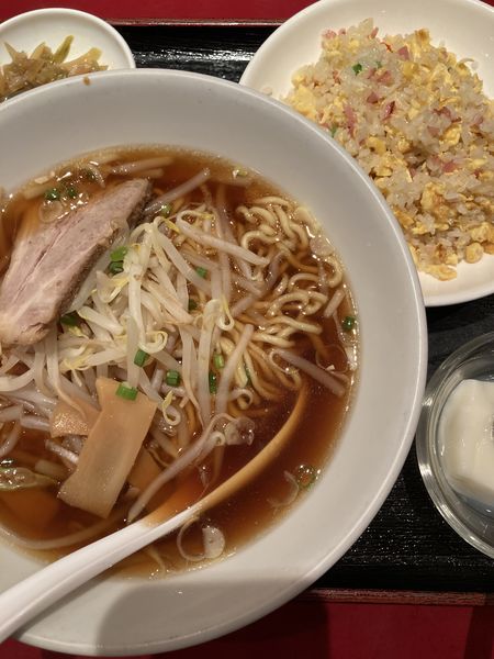 「ラーメン、半チャーハンセット」@中国料理 祥龍房の写真