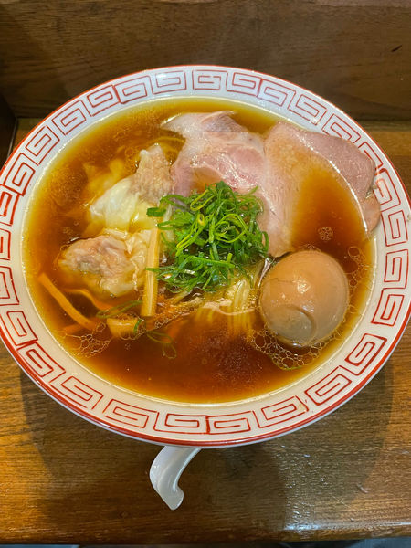 「ワンタン鶏中華そば＋味玉」@らぁ麺 月輪の写真