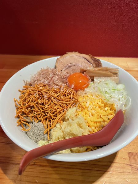 「まぜそば並　全部のせ《¥880》」@ブタハトモダチニボシハシンユウの写真