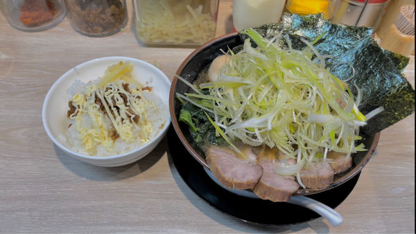 「チャーシューメンと味ネギ」@ラーメン桜道の写真