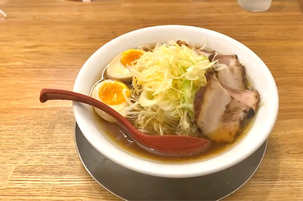 「喜多方ラーメン特製」@麺や 七彩 八丁堀店の写真