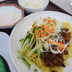 ジャージャー麺 750円