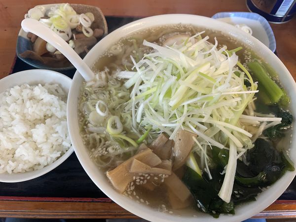 「深谷ねぎ塩ラーメン・もつ煮セット」@畔鐘の写真