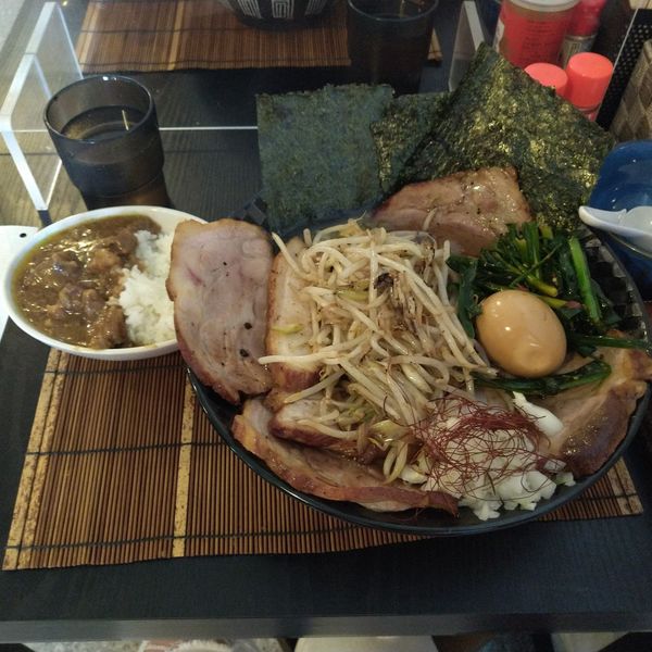 「特製横濱豚骨ラーメン＋茶碗カレー」@和歌山家 蒔田店の写真