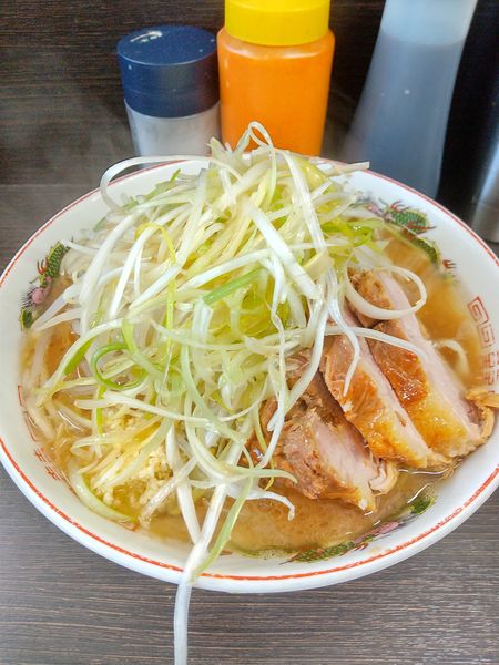 「ラーメン 豚まし ネギ」@ラーメン二郎 川越店の写真