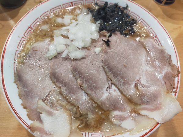 「肉中華そば醤油」@背脂煮干し中華そば 和市 新橋本店の写真