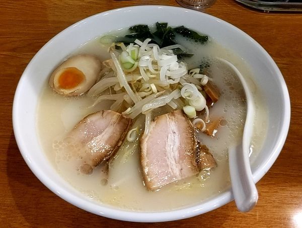 「しおラーメン」@縁 麺屋の写真