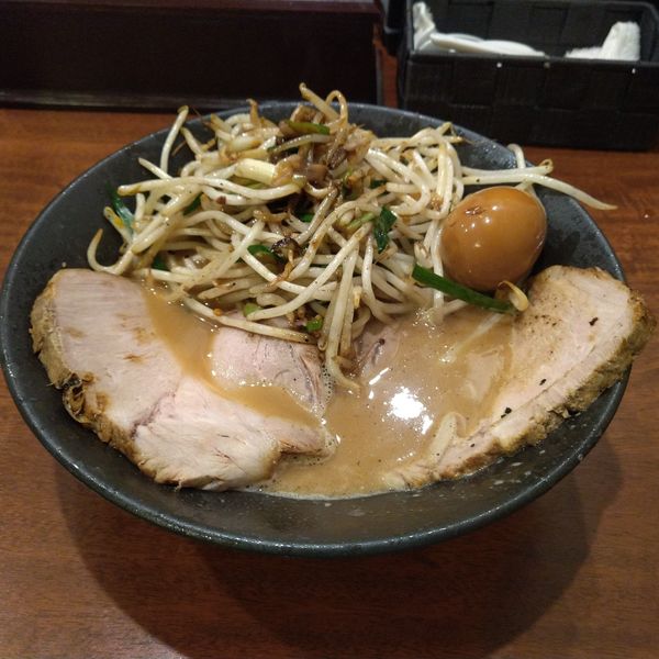 「横濱豚骨ラーメン」@和歌山家 蒔田店の写真