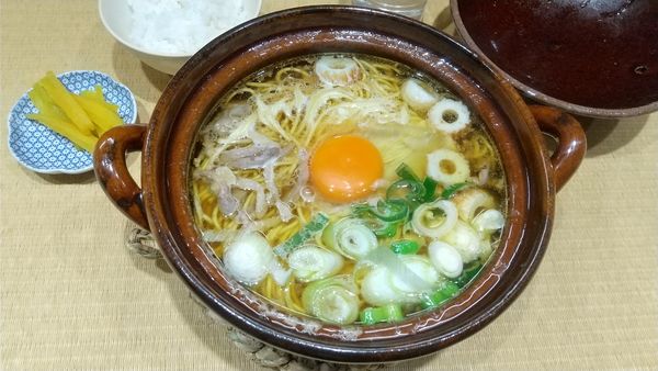 「鍋焼らーめん（白飯付）細麺（冬季限定）1000円」@手打 親鶏中華そば 綾川の写真
