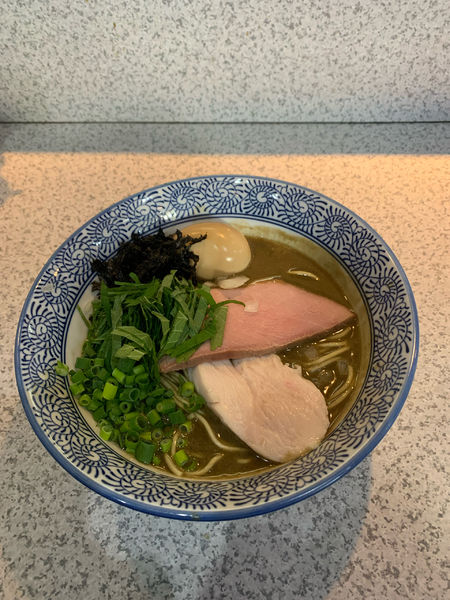 「濃厚煮干しラーメン」@破壊的イノベーションの写真