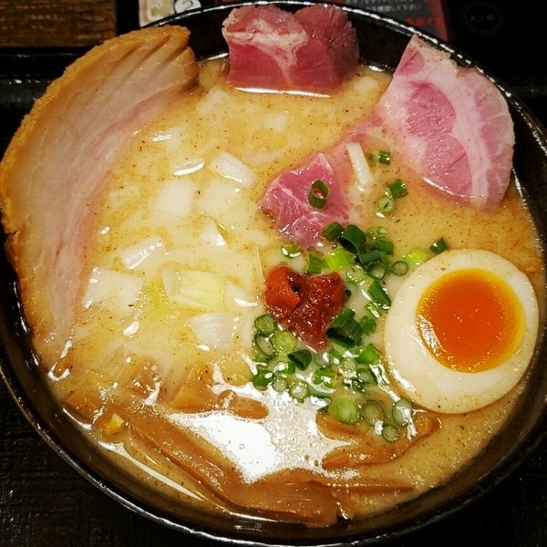 「塩らーめん ８００円 ＋ 低温レアチャーシュー １５０円」@中華そば ことぶきやの写真
