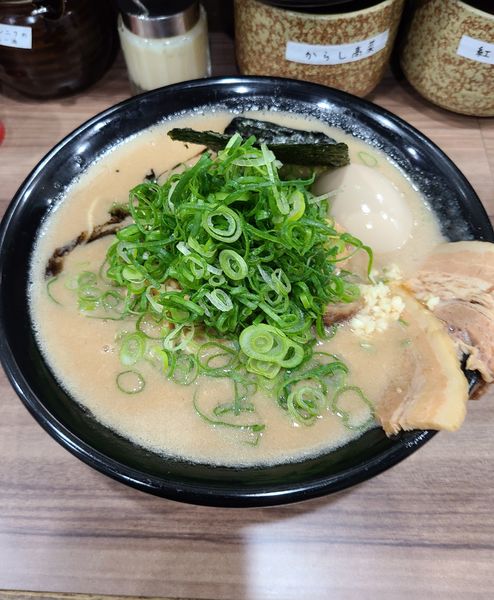 「こってり九条ねぎチャーシューメン+味玉+黒和え玉」@特製ラーメンはせがわの写真
