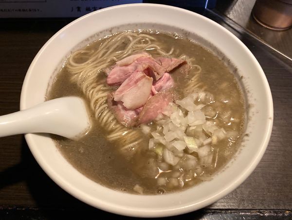 「煮干しそばclassic ８００円」@灰汁中華 丿貫 福富町本店の写真