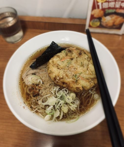 「中華そば（￥410）＋かき揚げ（￥100）」@大江戸そば 上野9・10番ホーム店の写真