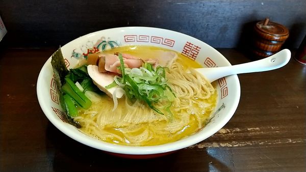 「鶏白湯 塩（８００円）＋大盛（１００円）」@麺屋 誠栄の写真