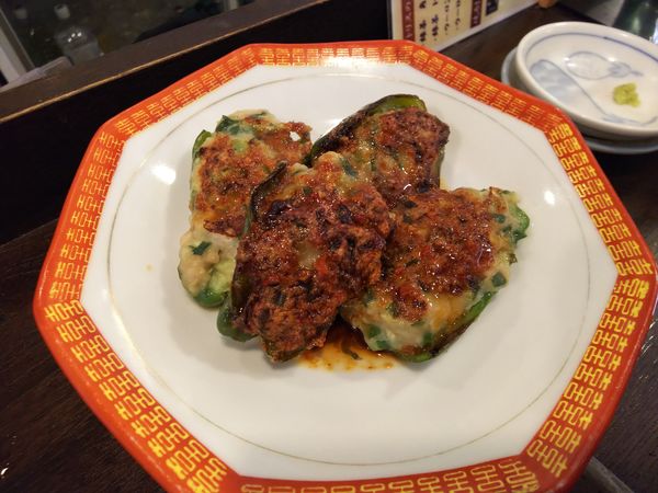 「焼餃子＋ピーマン餃子」@立ち呑み居酒屋 金町製麺の写真