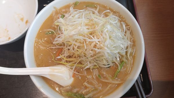 「味噌ラーメン ＋ねぎトッピング」@日高屋 鎌ケ谷初富店の写真
