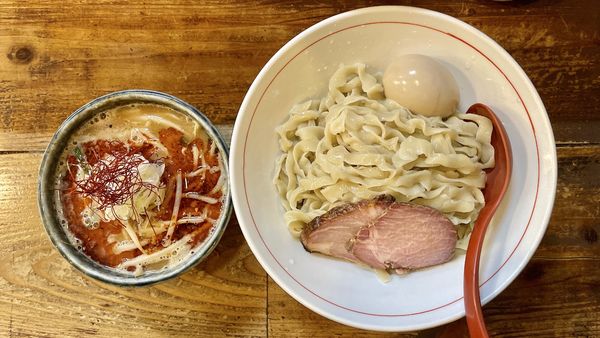 「サッポロラガービール赤星 中瓶→味玉辛味噌つけめん 大盛り」@東京味噌らーめん 鶉の写真
