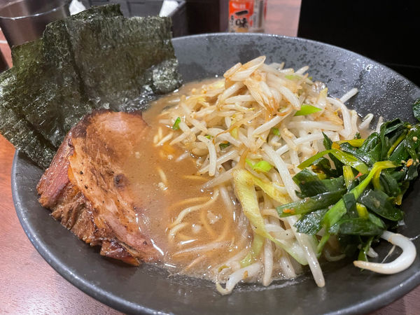 「横濱豚骨ラーメン」@和歌山家 蒔田店の写真