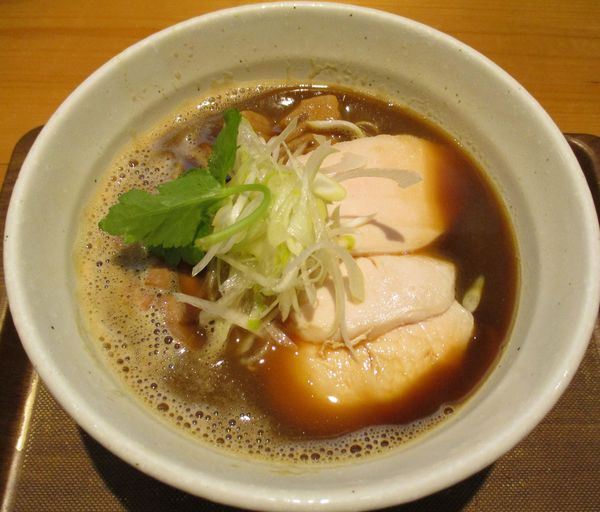 「烏賊干鶏白湯そば　950円」@新橋 纏 不動前店の写真