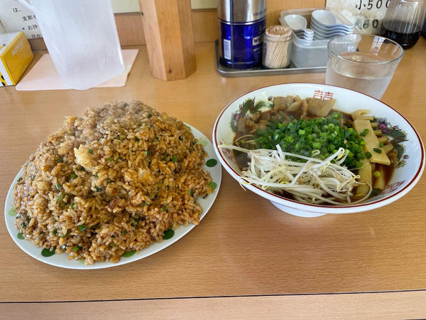 「肉そば小と半々チャーハン」@支那そば たかはしの写真