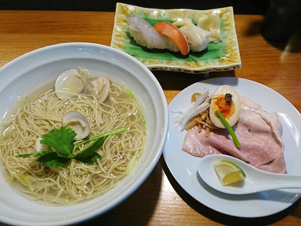 「蛤らーめん(塩)、日替わり寿司３貫」@寿司・割烹 のはらの写真