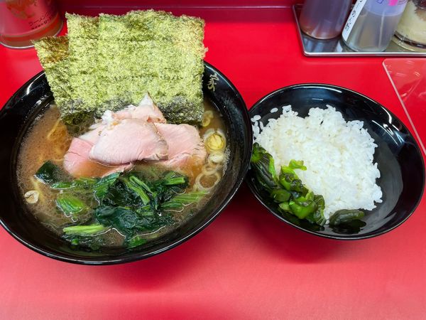 「らーめん(並)+食べ放題ライス」@らーめん 武虎家 暁 仙川店の写真