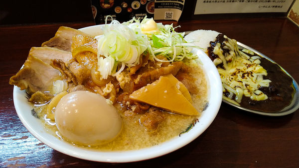 「限定/ポークジンジャー味噌ラーメン+精肉店のチーズカレー+他」@らーめん 五ノ神精肉店 煮干し編の写真