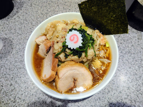 「限定 生姜醤油+豚1枚」@ラーメン宮郎の写真