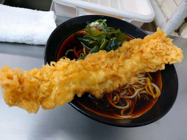 「穴子天そば（550円）」@日栄軒の写真