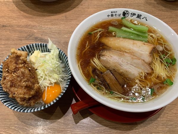 「中華そばと唐揚げめし 1,200円」@築地の中華そば 伊蔵八 あざみ野店の写真