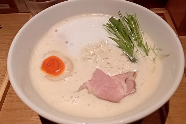 「ふく流ラーメン(880円)・替え玉(150円)」@ふく流らーめん 轍 東京高田馬場本店の写真